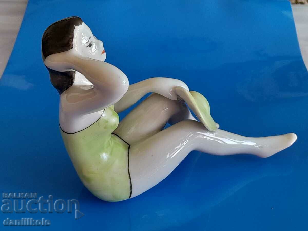 Delivery of *$*Y*$* UNIQUE OLD FIGURE LADY WITH HAT BULGARIA *$*Y*$* Delivery of *$*Y*$* UNIQUE OLD FIGURE LADY WITH HAT BULGARIA *$*Y*$*