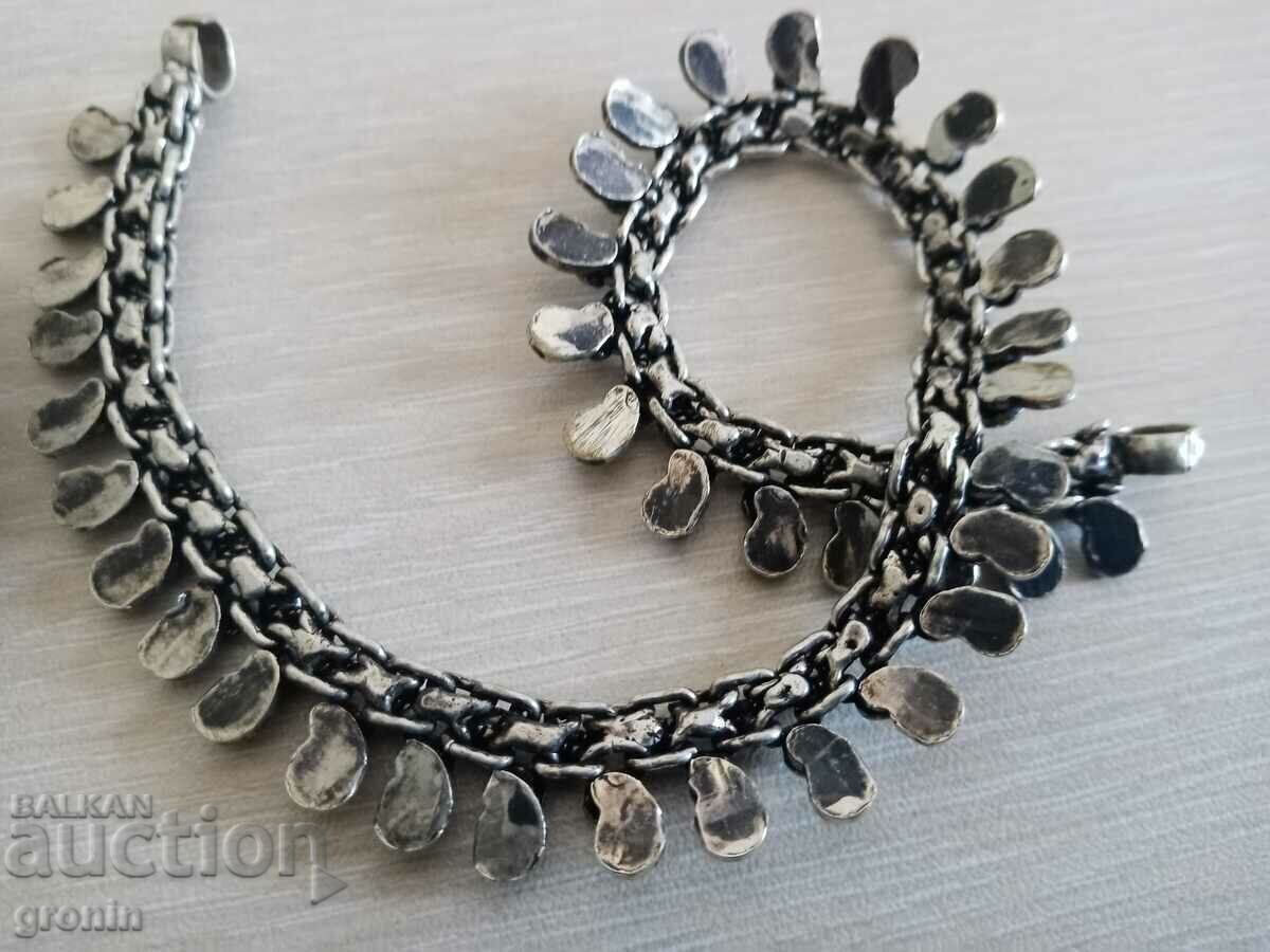 Ethnic jewelry, old book, necklace, sokai, costumes Ethnic jewelry, old book, necklace, sokai, costumes