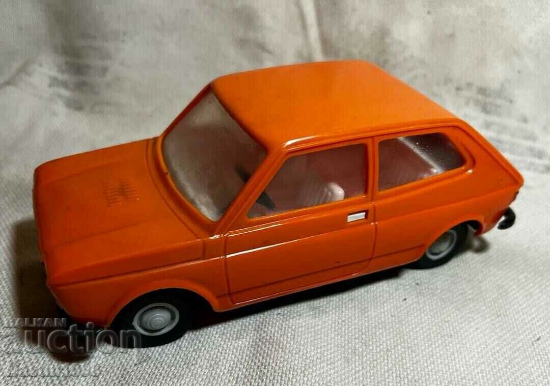 РЯДКА ИГРАЧКА ФИАТ FIAT 127 1:20 МАЩАБ