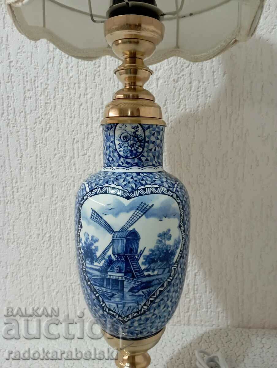 Auction A beautiful large antique porcelain lamp Auction A beautiful large antique porcelain lamp