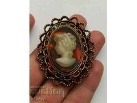 RARE ANTIQUE GLASS CAMEO BROOCH AND MEDALLION, BRASS AND