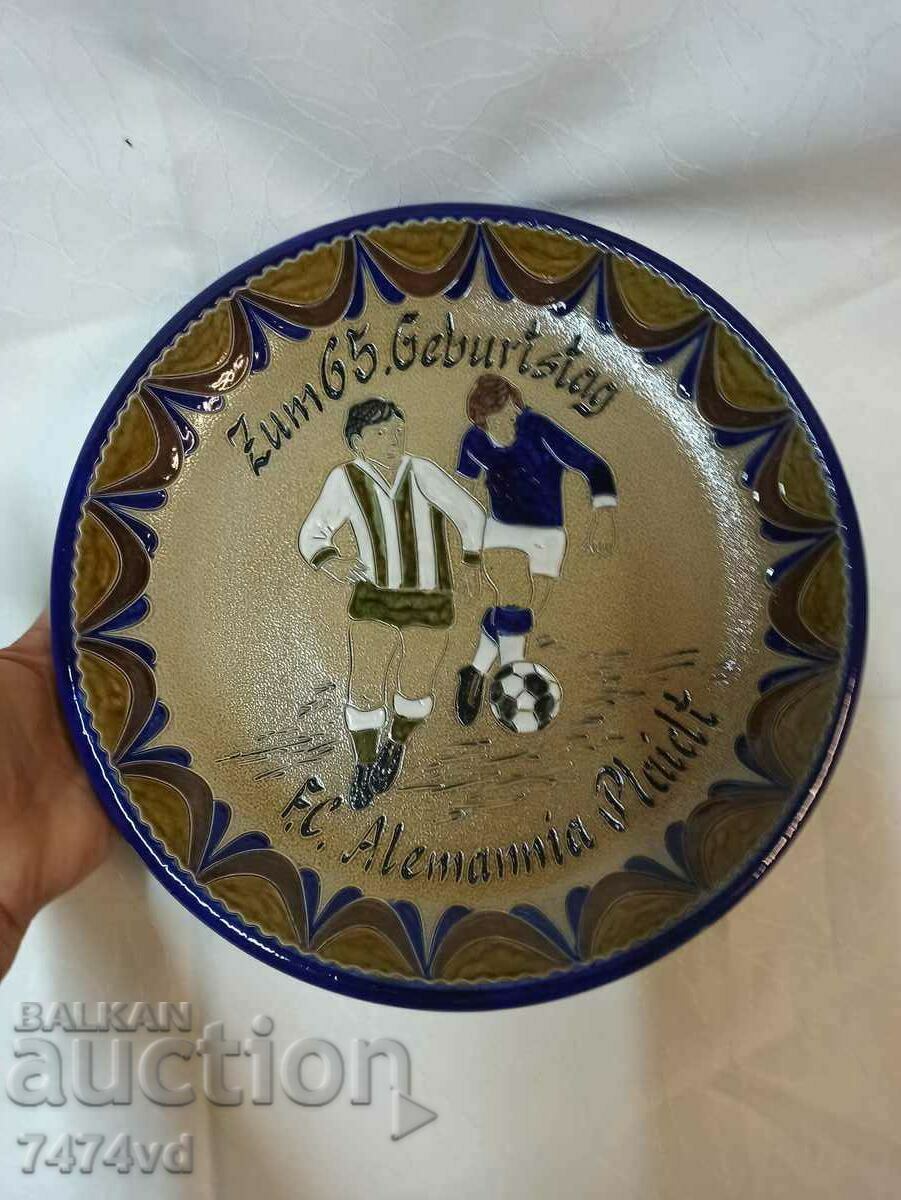 Delivery of FOOTBALL WALL COLLECTIBLE PLATE Delivery of FOOTBALL WALL COLLECTIBLE PLATE