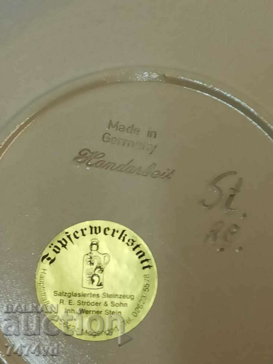 FOOTBALL WALL COLLECTIBLE PLATE - 6 FOOTBALL WALL COLLECTIBLE PLATE - 6