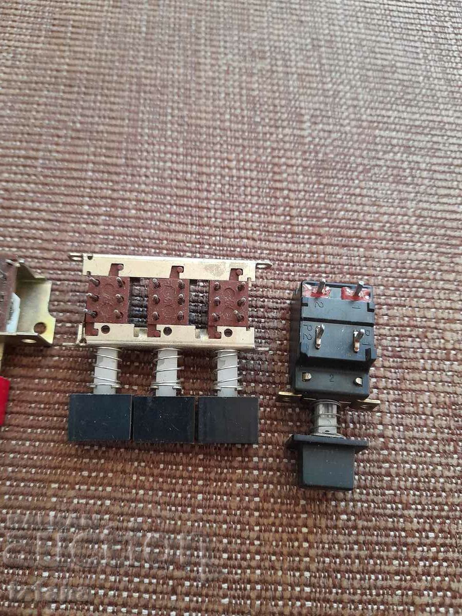 Auction  Old radio buttons