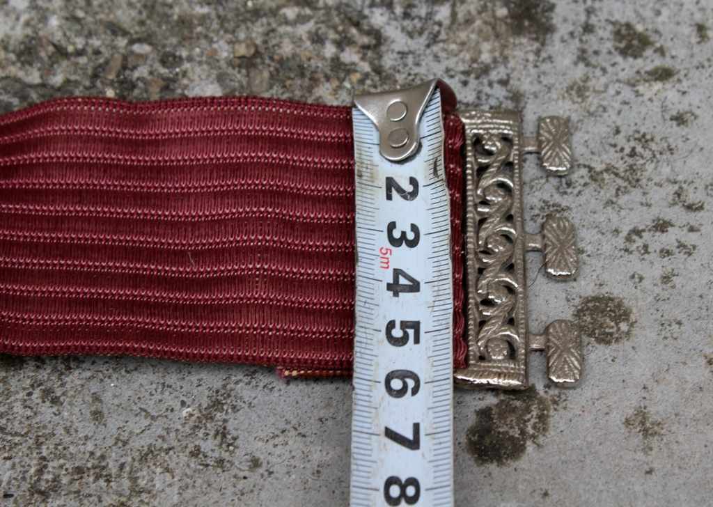 Auction  .LATE 19TH CENTURY WOMEN'S TOWN BELT BELT PAFTY WEAR