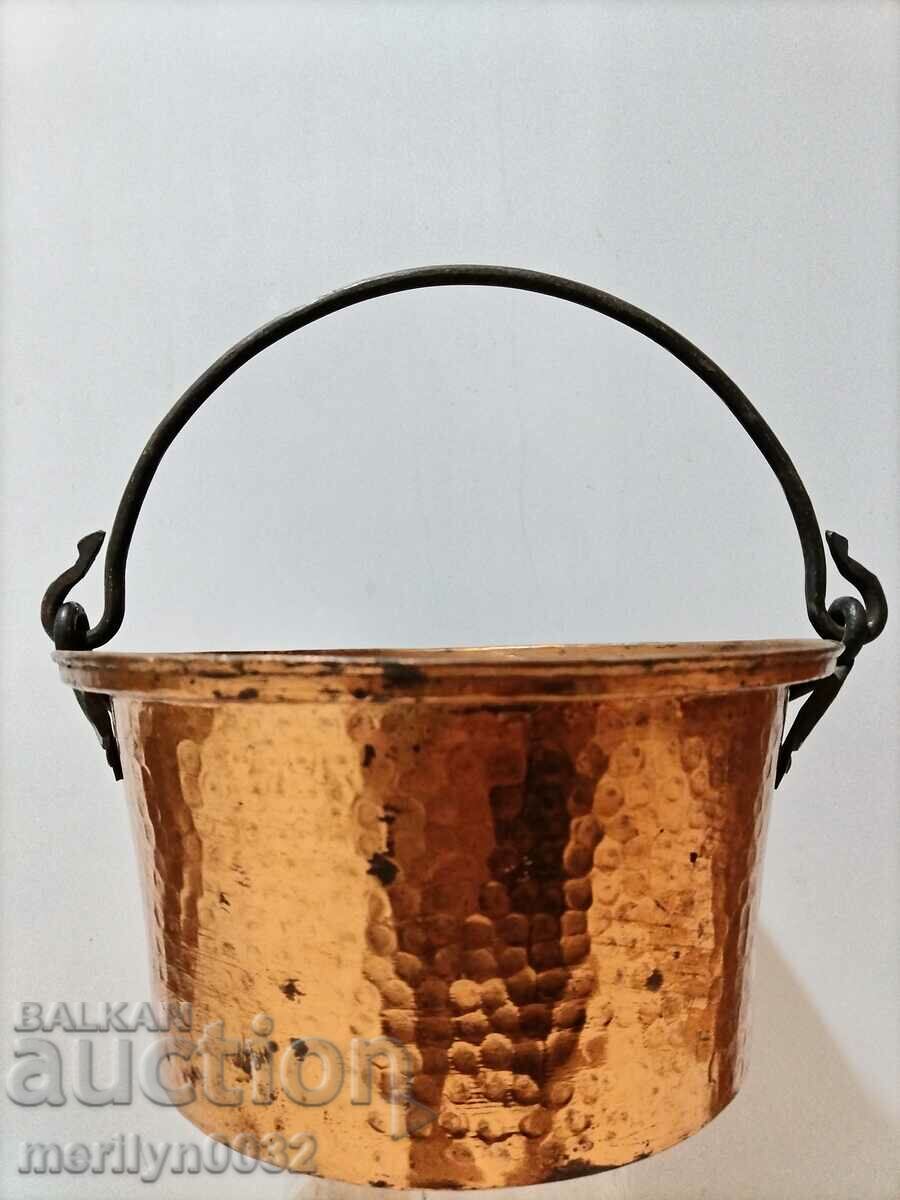 Old copper kettle, copper, cauldron, cauldron, copper vessel