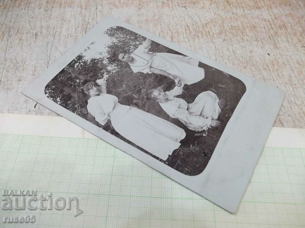 Delivery of Old photo of three ladies on an outing Delivery of Old photo of three ladies on an outing