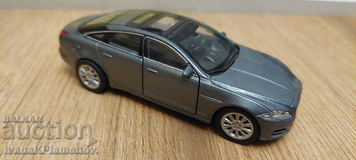 Trolley metal for collectors Trolley metal for collectors