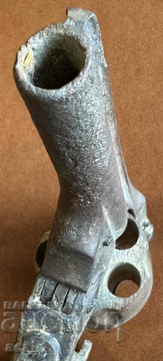 Revolver and Badge from Zida - 5