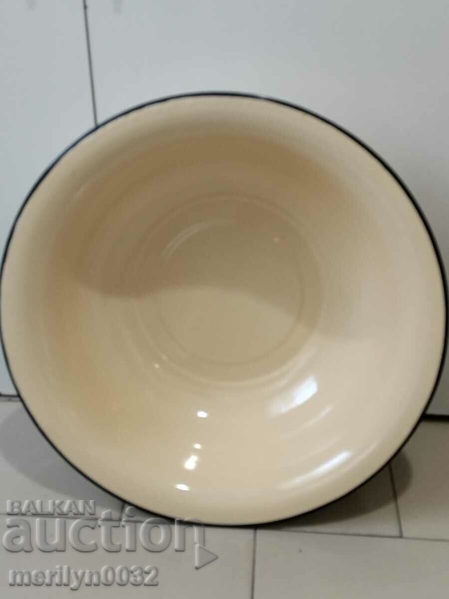 Enameled basin basin vessel with enamel from the USSR bowl with price 48.00 BGN | € 24.54 Enameled basin basin vessel with enamel from the USSR bowl with price 48.00 BGN | € 24.54