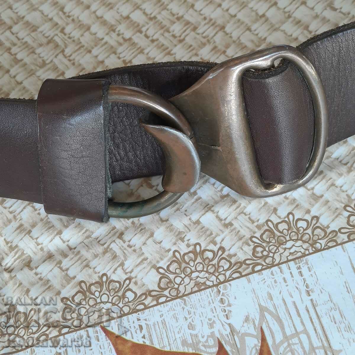 Δερμάτινη ζώνη με τιμή 5.00 BGN | € 2.56 Δερμάτινη ζώνη με τιμή 5.00 BGN | € 2.56