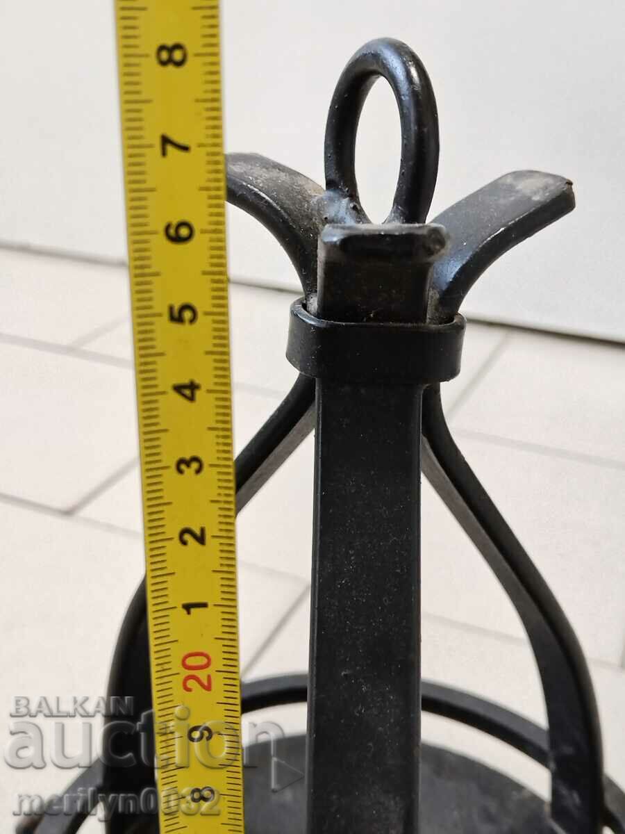 Delivery of Old metal rack stand wrought iron Delivery of Old metal rack stand wrought iron