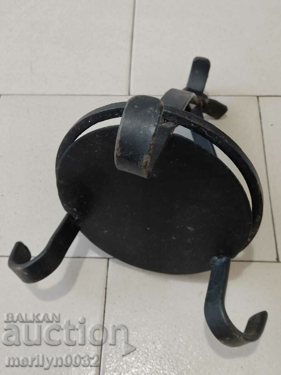 Old metal rack stand wrought iron - 7 Old metal rack stand wrought iron - 7