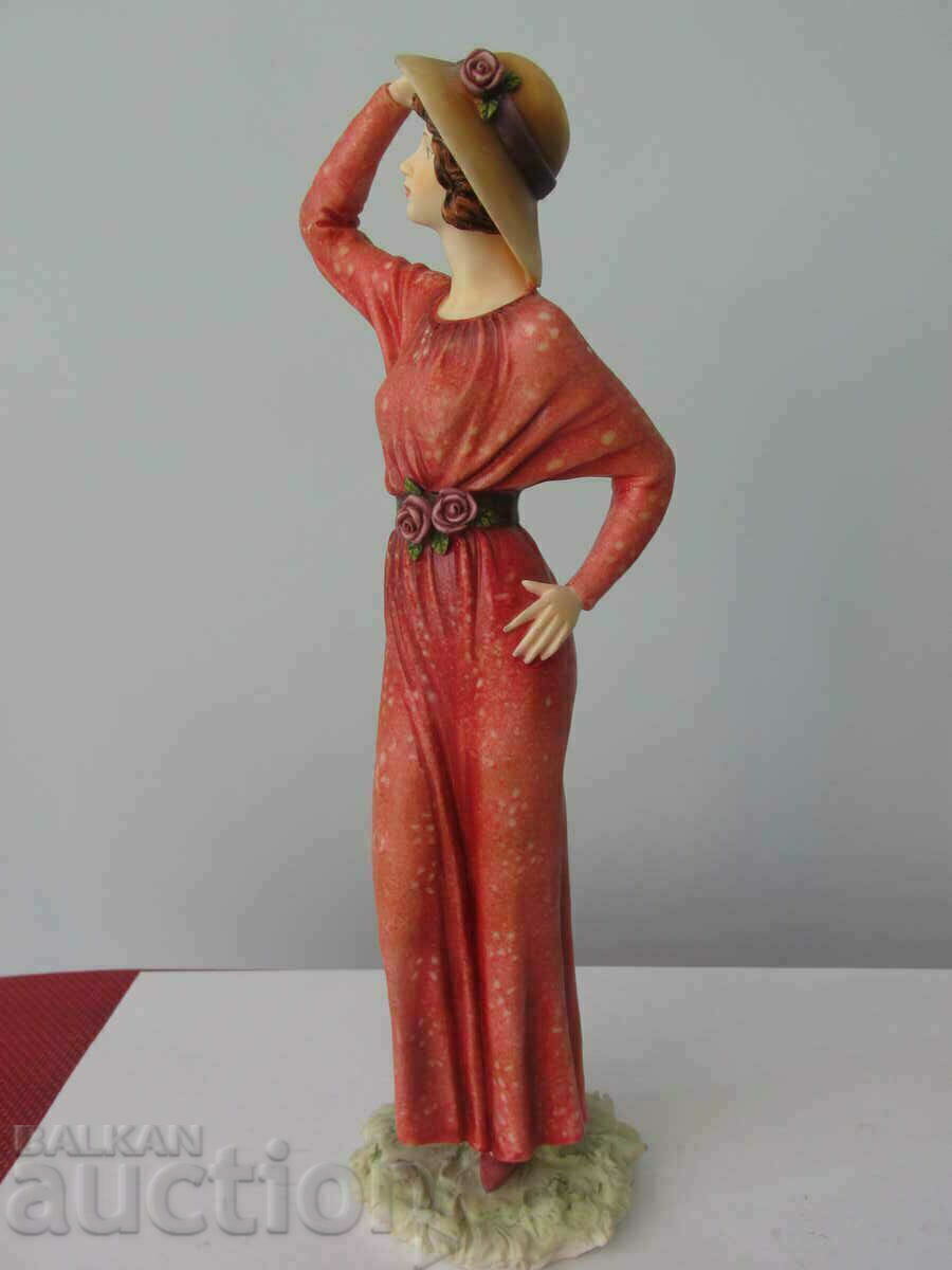 Regal figurine with price 40.00 BGN | € 20.45 Regal figurine with price 40.00 BGN | € 20.45
