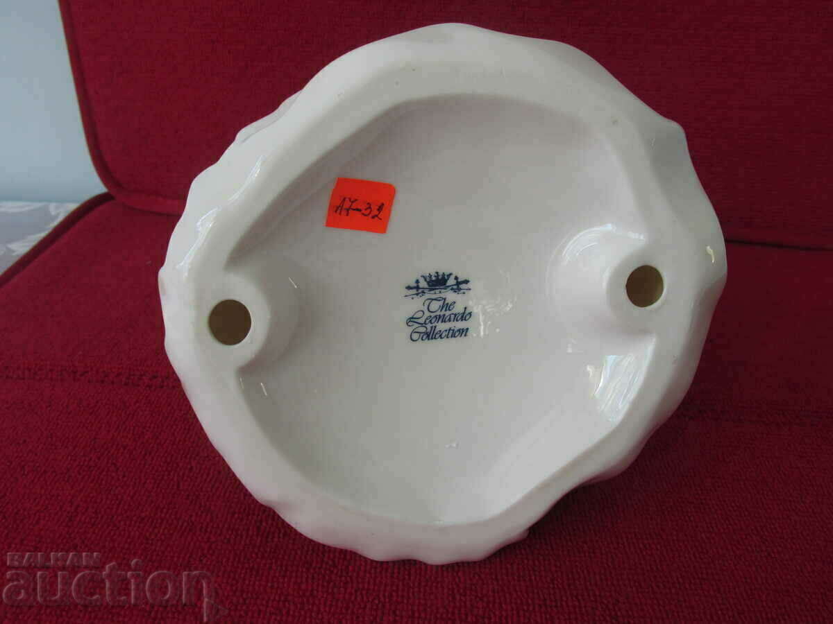 Statuette of Leonardo - 7 Statuette of Leonardo - 7