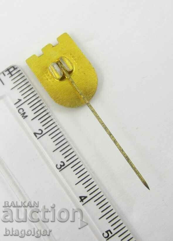 Old Football Badge - Football Club - DANUV LOM with price 5.90 BGN | € 3.02 Old Football Badge - Football Club - DANUV LOM with price 5.90 BGN | € 3.02