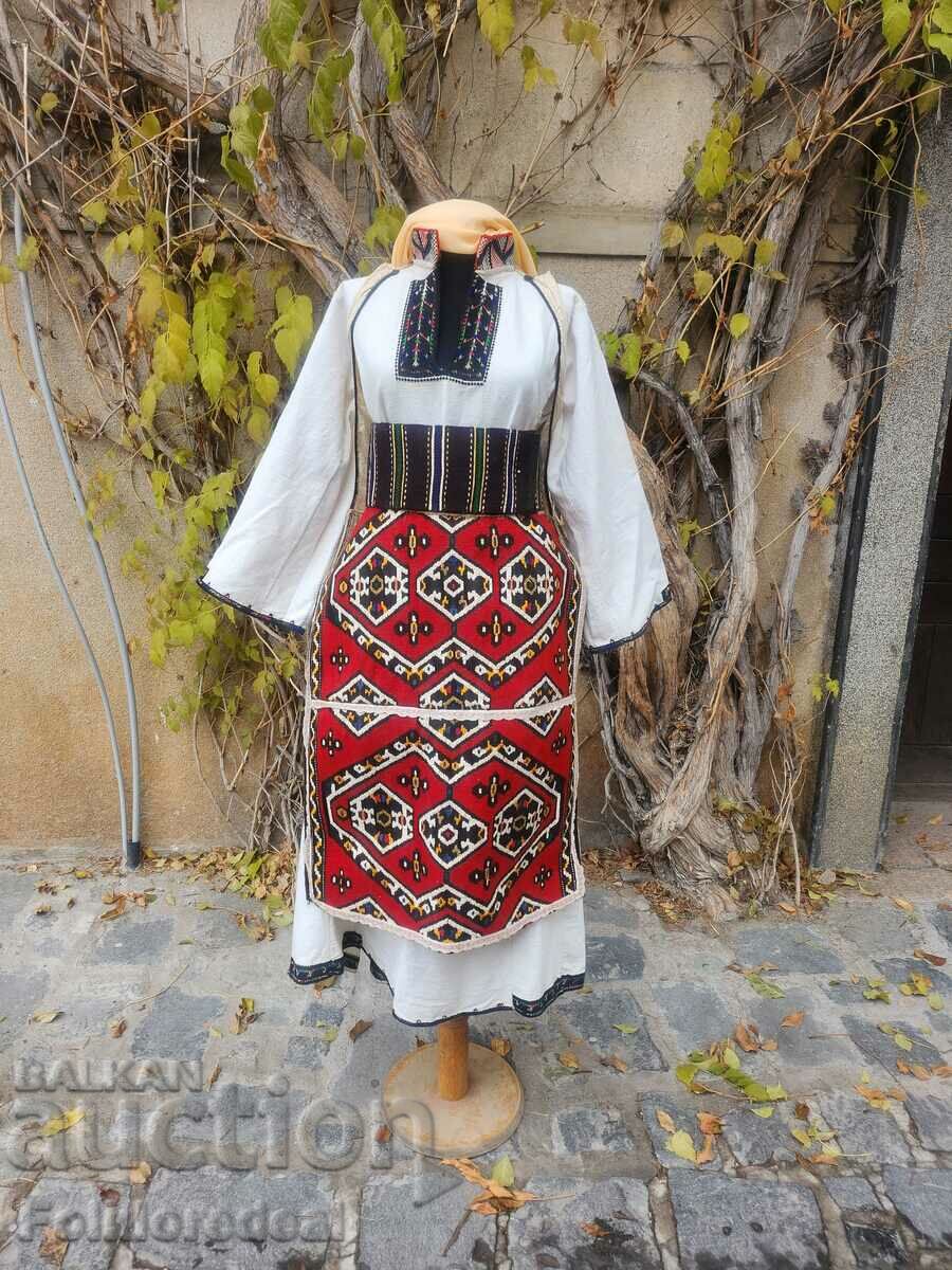 Costum pentru femei din satele Kumanovsko Pole