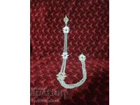 Un guler decorat cu pistol bărbătesc din argint din secolul al XIX-lea