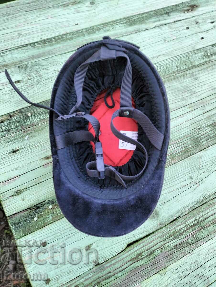 Delivery of Vintage riding hat Delivery of Vintage riding hat