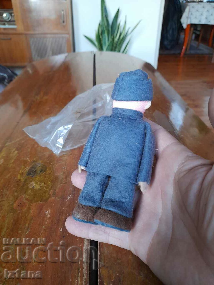 Delivery of Old figurine, doll Delivery of Old figurine, doll