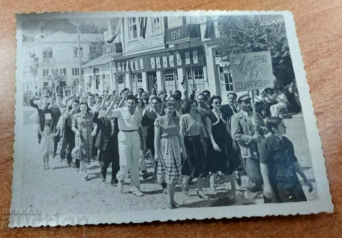 .1954 EARLY SOCIAL DEMONSTRATION OLD PHOTO PHOTOGRAPHY