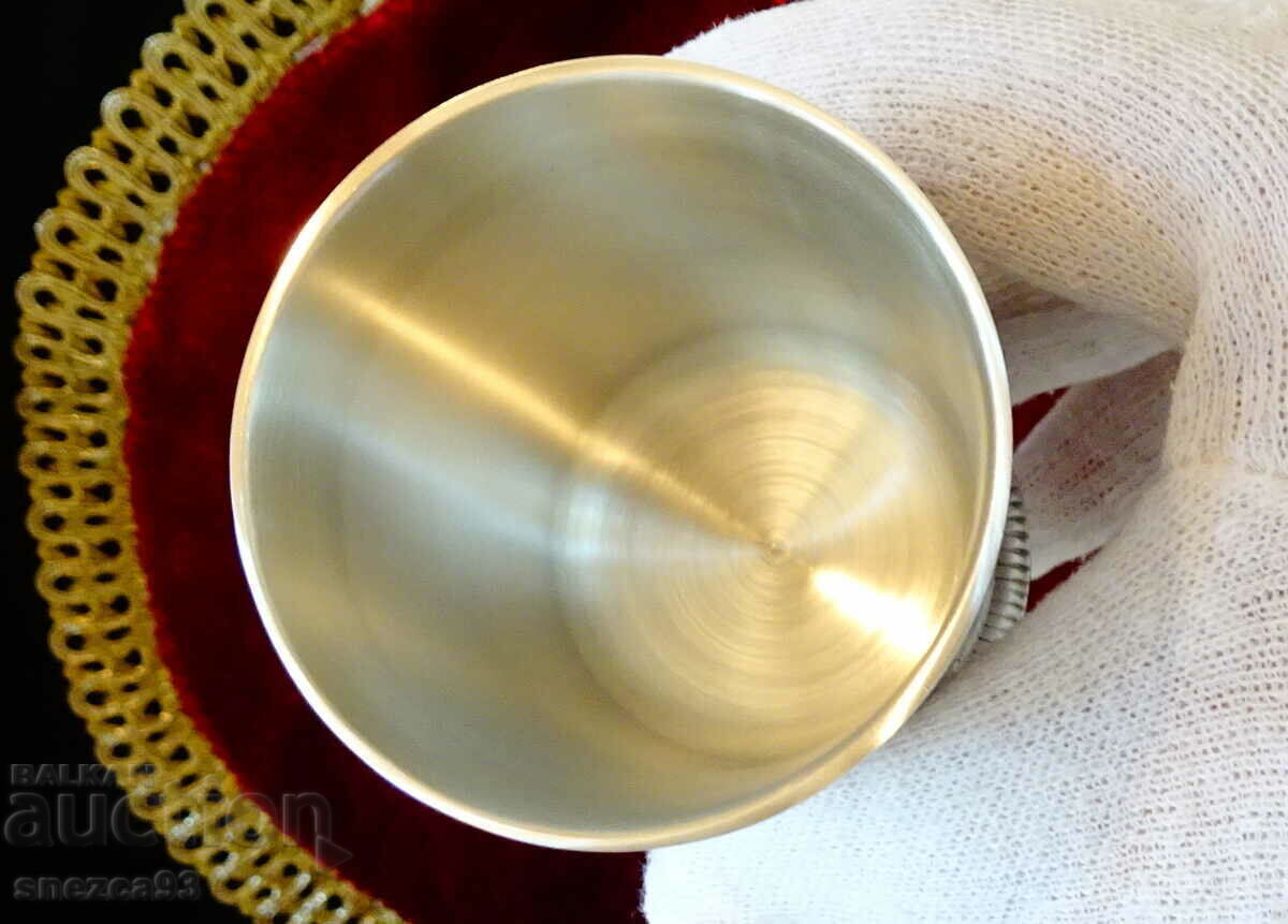 Tin wine glasses, scenes from a love song. - 5