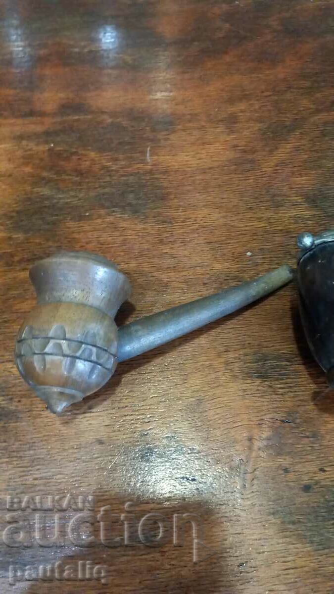 Auction  LOT OF OLD PIPES