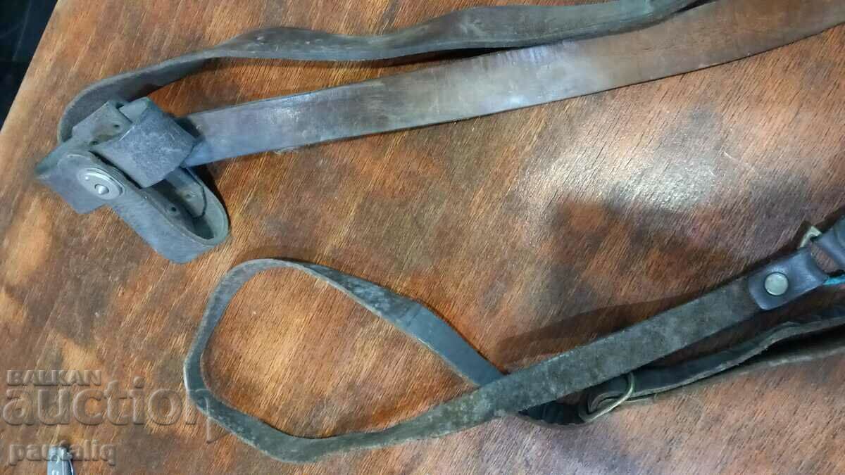 Auction  LEATHER OFFICER BELTS