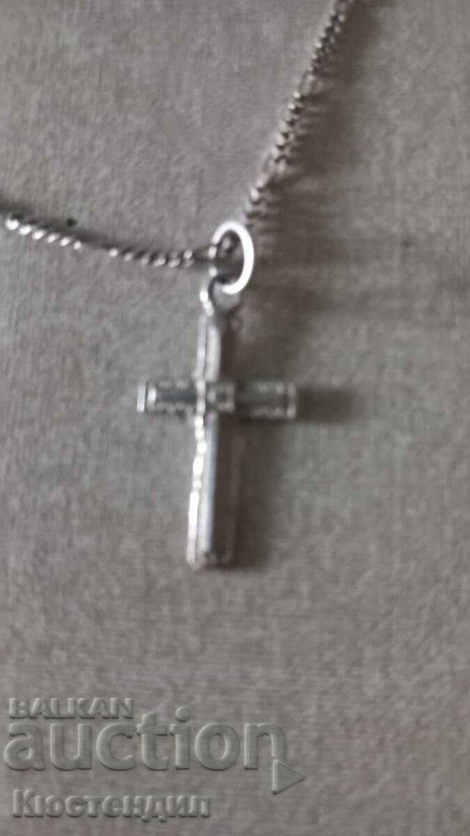 Licitație LANT DE ARGINT CU CRUCE Licitație LANT DE ARGINT CU CRUCE