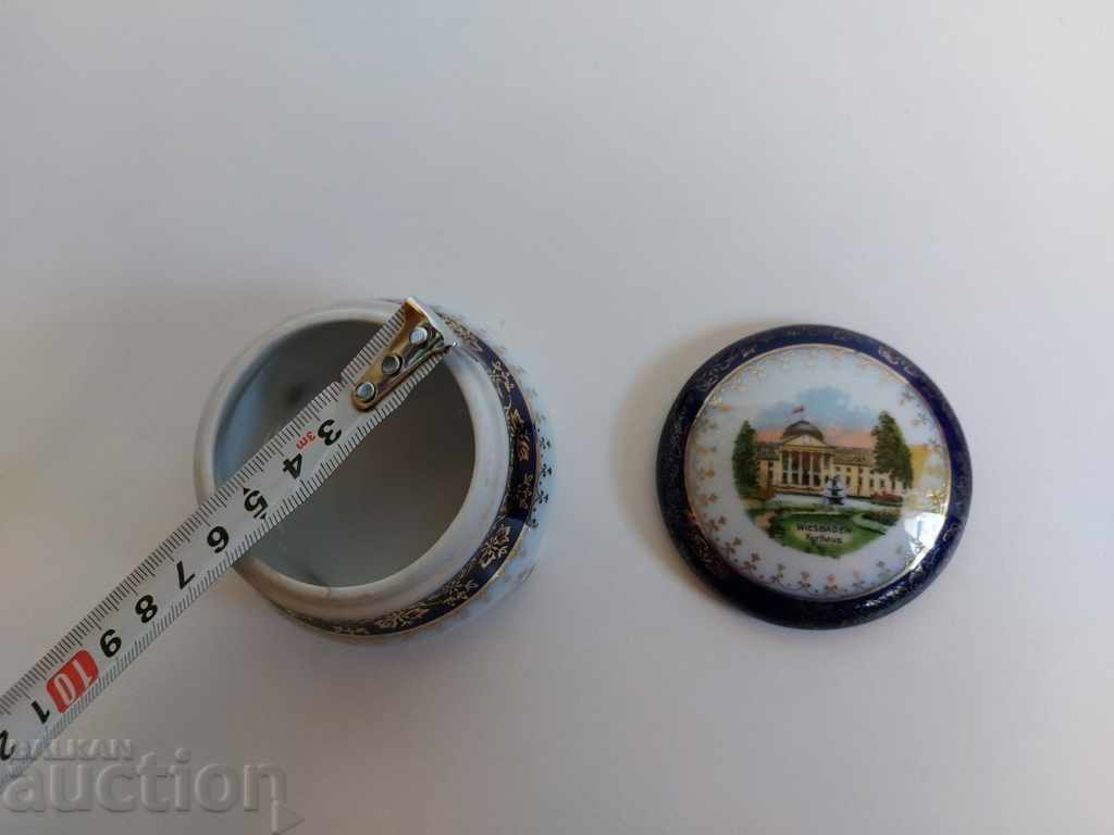 Auction . OLD PORCELAIN BOX BOX MARKING PORCELAIN Auction . OLD PORCELAIN BOX BOX MARKING PORCELAIN