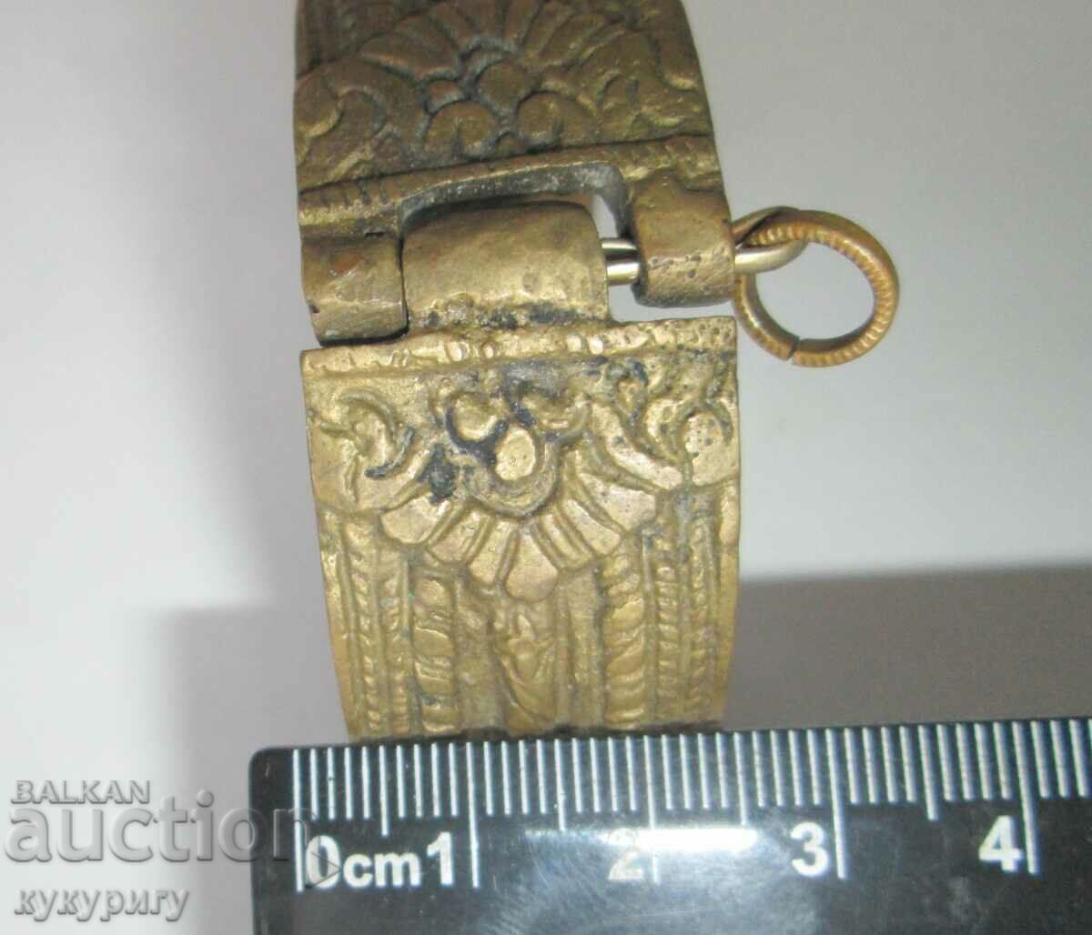 Auction Old Renaissance Bronze Costume Jewelry Bracelet Auction Old Renaissance Bronze Costume Jewelry Bracelet