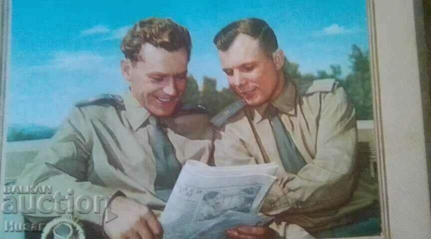 Fotografie veche a cosmonauților Gagarin și Titov din 1961. cu preț 19.99 BGN | € 10.22