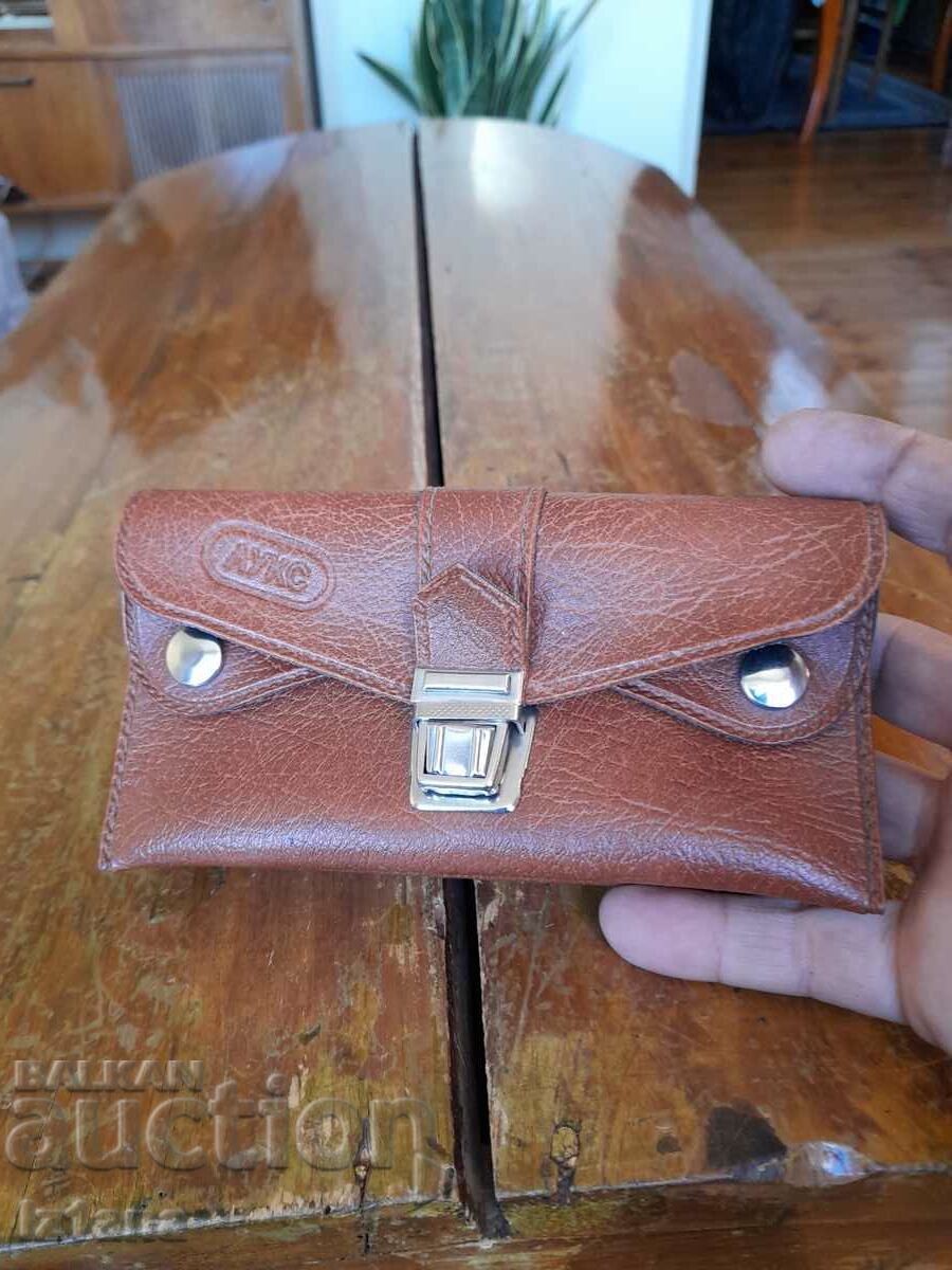 Старо Дамско портмоне Лукс с цена 22.00 лв. | € 11.25 Старо Дамско портмоне Лукс с цена 22.00 лв. | € 11.25