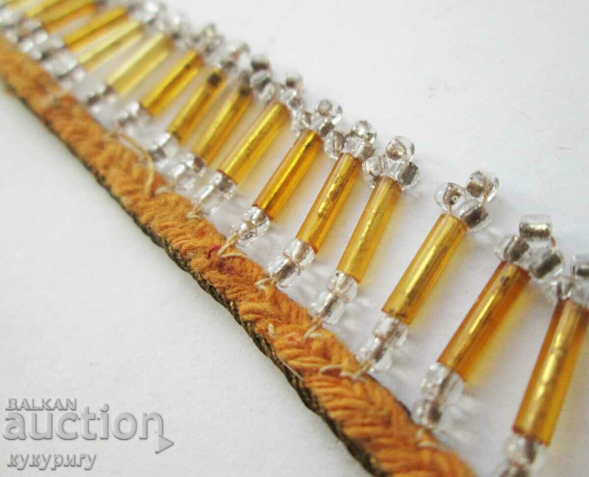 Delivery of Old Renaissance beaded jewelry decoration tinsel costume Delivery of Old Renaissance beaded jewelry decoration tinsel costume