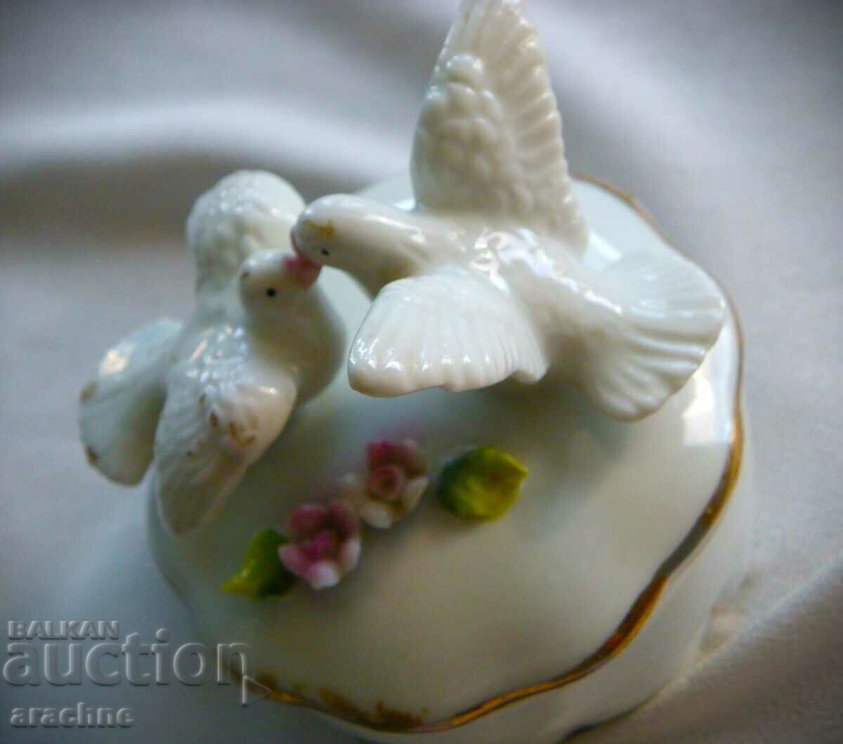 Много стара порцеланова бижутерка - 5 Много стара порцеланова бижутерка - 5