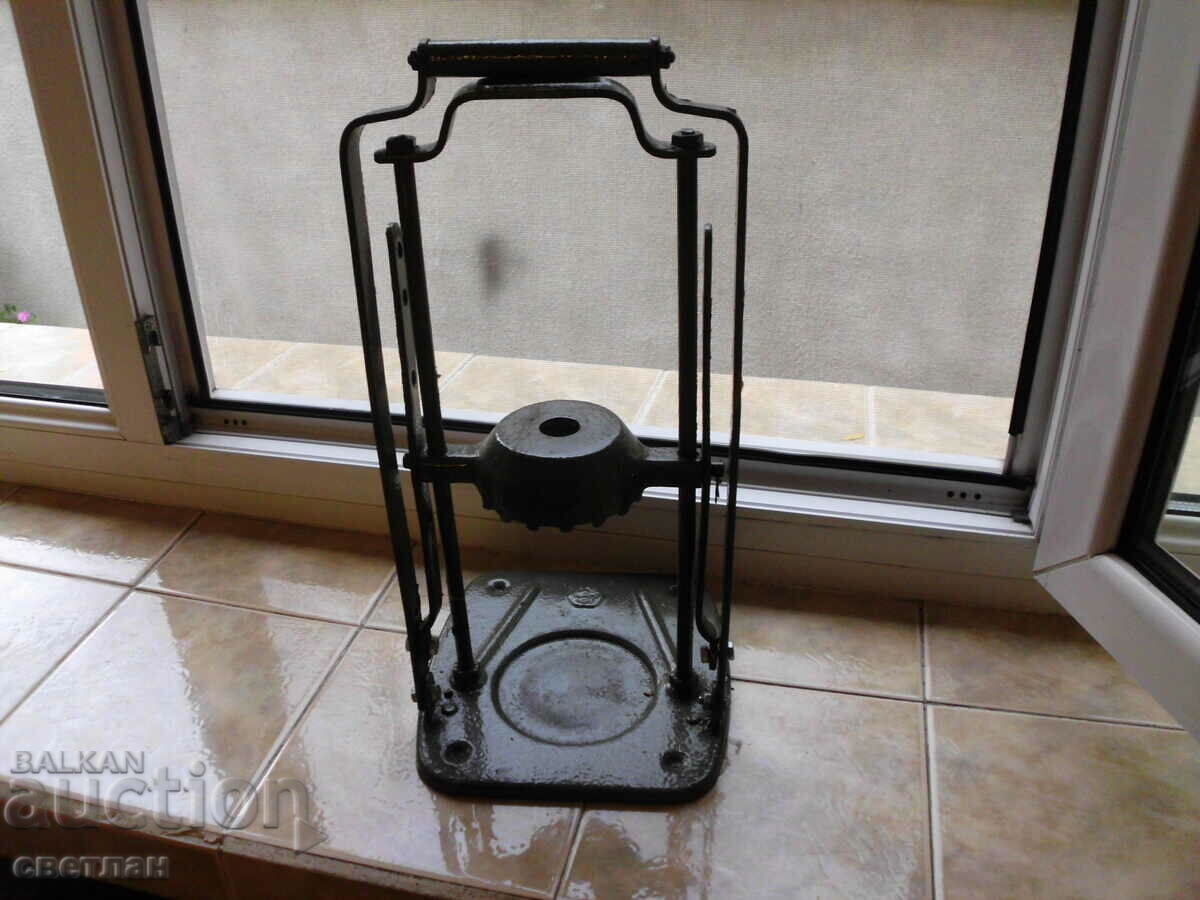 jar stopper with price 29.95 BGN | € 15.31 jar stopper with price 29.95 BGN | € 15.31