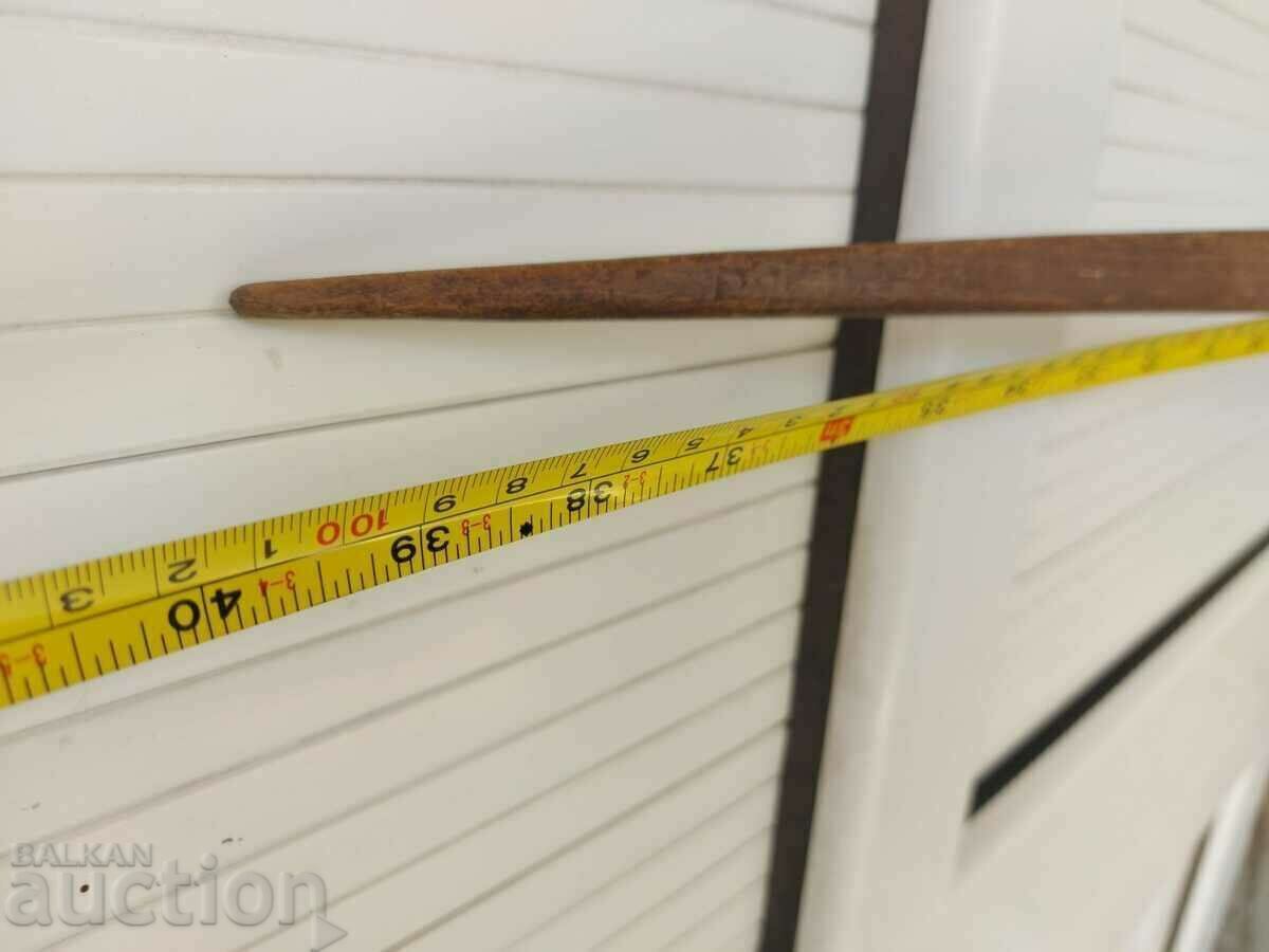 Auction . 100 YEAR OLD RARE WOODEN HURK YARN SPINDLE Auction . 100 YEAR OLD RARE WOODEN HURK YARN SPINDLE