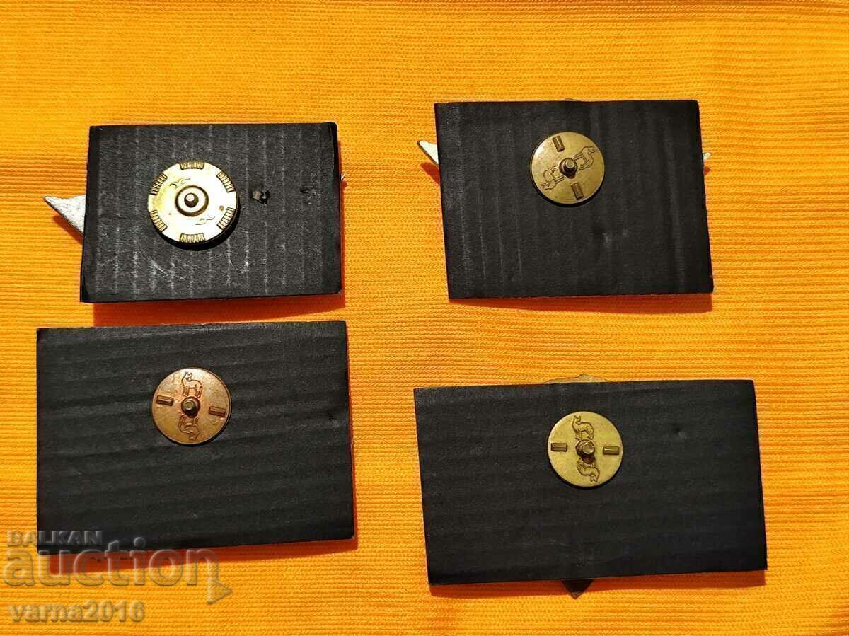 Lot 4 Number of Badges Divers with price 180.00 BGN | € 92.03