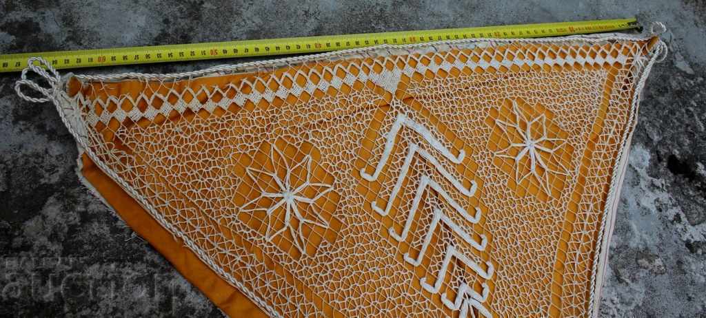 .OLD PILLOW CASE KNIT SINGLE HOOK with price 19.00 BGN | € 9.71