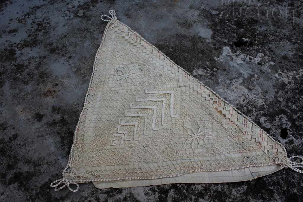 .HOSA TRIANGULARĂ VECHIĂ PERNĂ tricot CÂRGLIG SINGUR