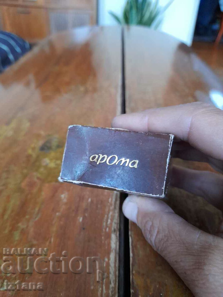 Old perfume Manon Aroma with price 16.00 BGN | € 8.18 Old perfume Manon Aroma with price 16.00 BGN | € 8.18