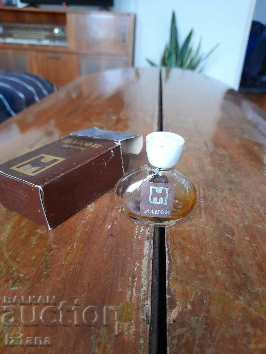 Auction Old perfume Manon Aroma Auction Old perfume Manon Aroma