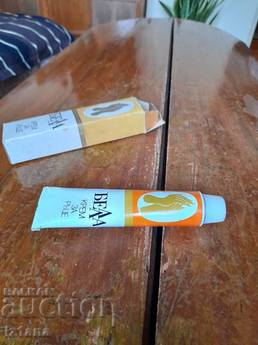 Old hand cream Bella Aroma with price 37.00 BGN | € 18.92 Old hand cream Bella Aroma with price 37.00 BGN | € 18.92