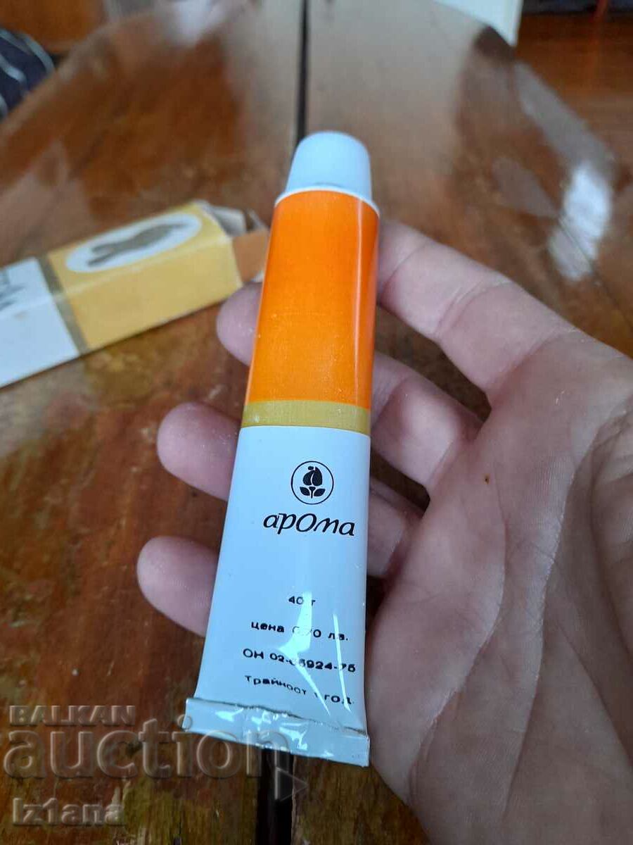 Auction Old hand cream Bella Aroma Auction Old hand cream Bella Aroma