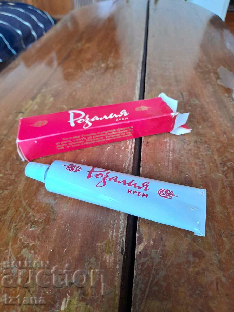 Auction Rosalia old cream Auction Rosalia old cream