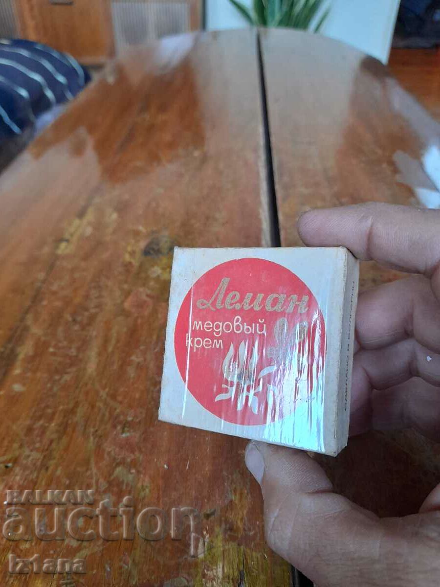 Crema cu miere veche Lehman cu preț 32.00 BGN | € 16.36 Crema cu miere veche Lehman cu preț 32.00 BGN | € 16.36