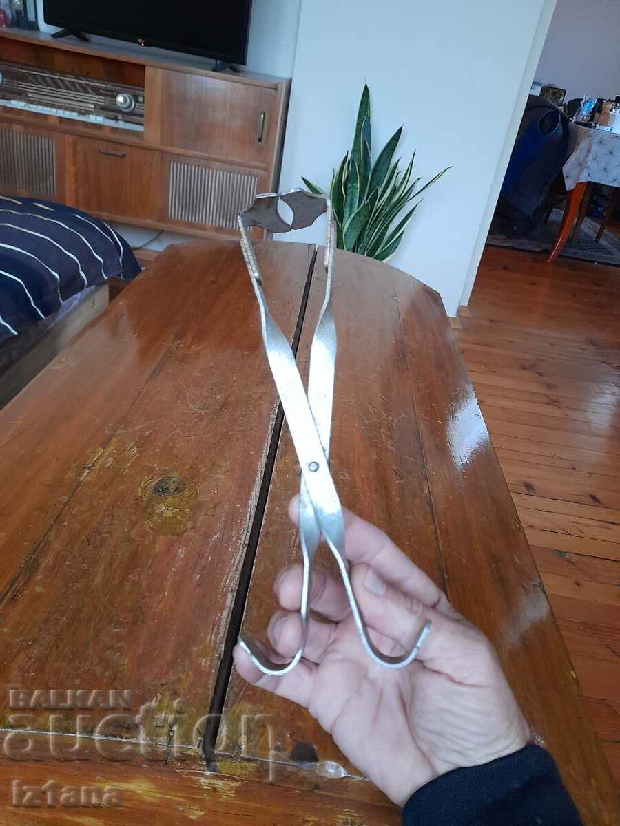 Auction Old tongs, a device for removing jars Auction Old tongs, a device for removing jars