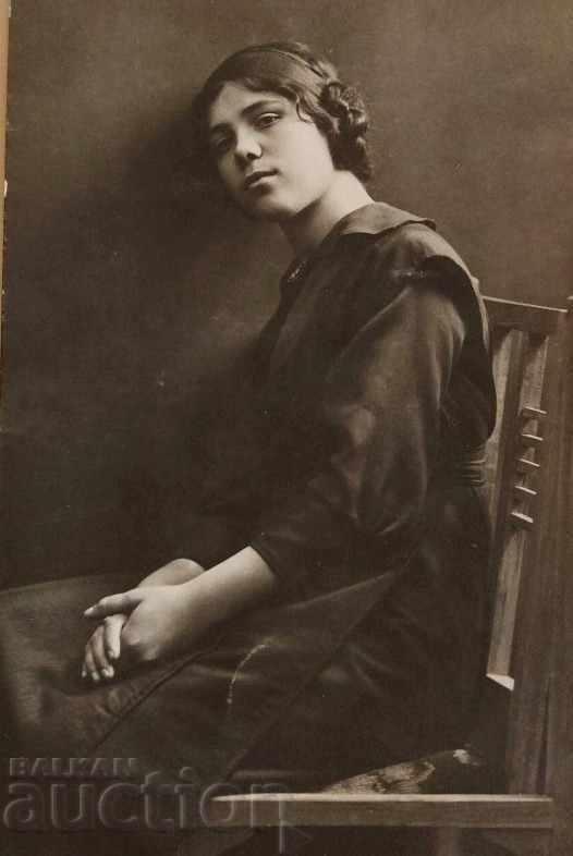 .1910s OLD PHOTOGRAPH WOMAN FEMALE PORTRAIT KINGDOM