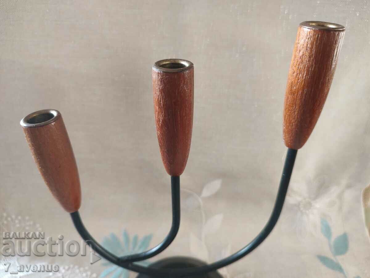 Παλιό κηροπήγιο, μέταλλο και ξύλο, εξαίσια διακόσμηση, 21.11.24 με τιμή 69.00 BGN | € 35.28