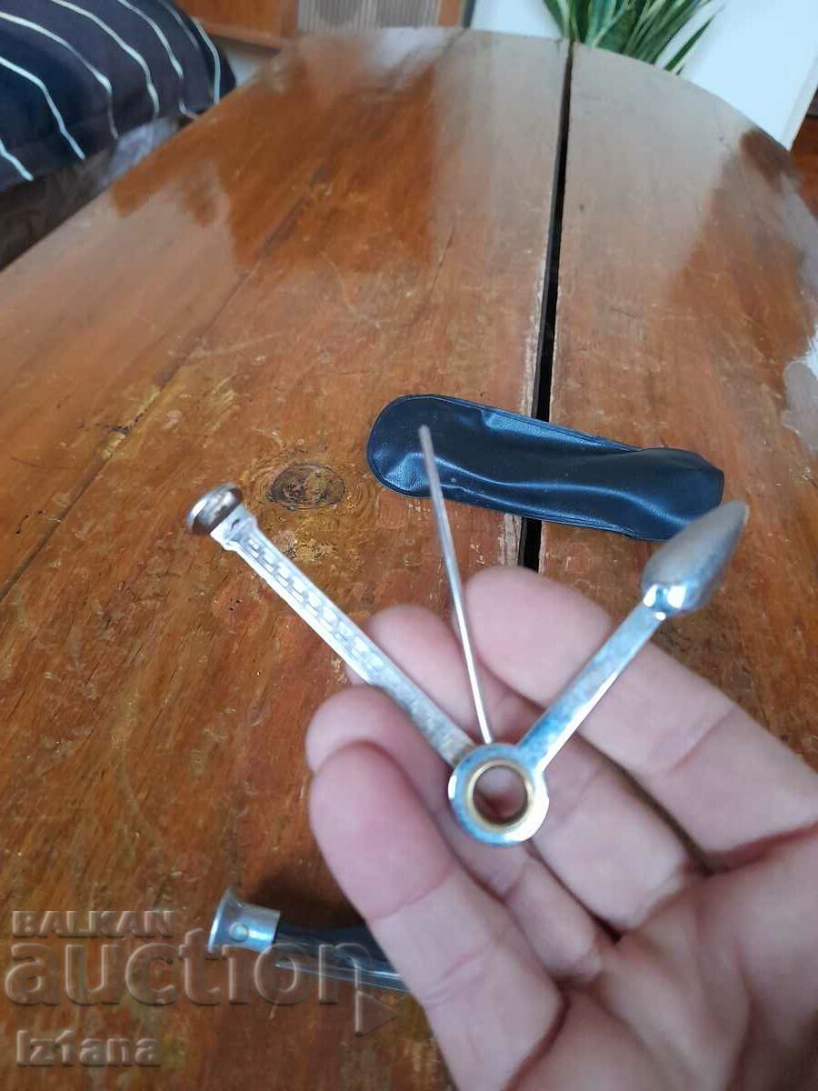 Old smoking pipe cleaning tools with price 75.00 BGN | € 38.35 Old smoking pipe cleaning tools with price 75.00 BGN | € 38.35